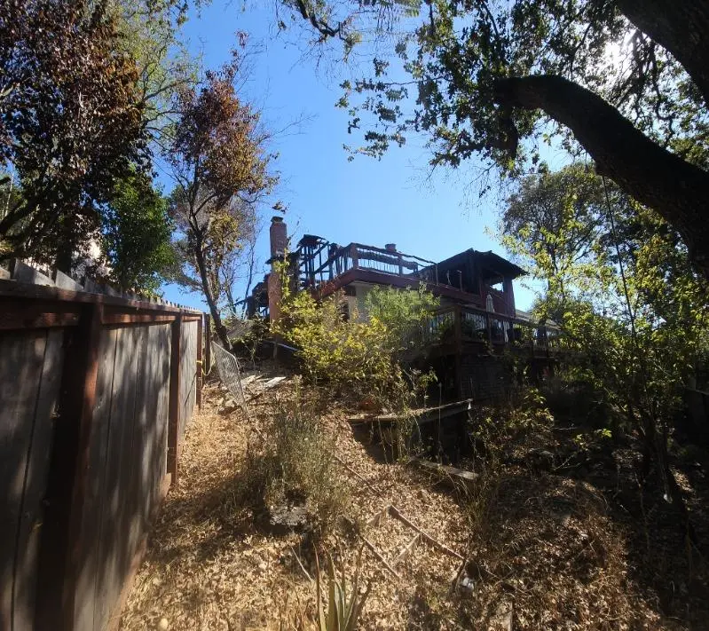 Selling fire damage house as if Hawaii Selling fire damage house as if Hawaii